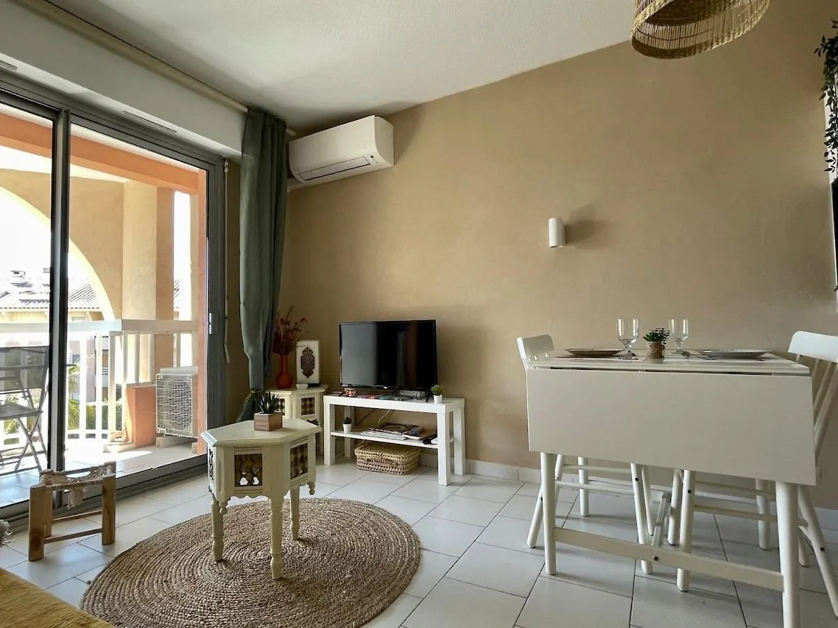 Appartement Frejus Direct Port Et Plage 0*,